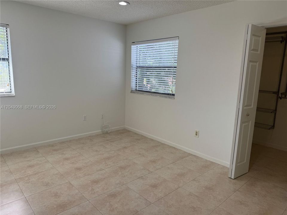 For Rent: $2,900 (3 beds, 2 baths, 1472 Square Feet)