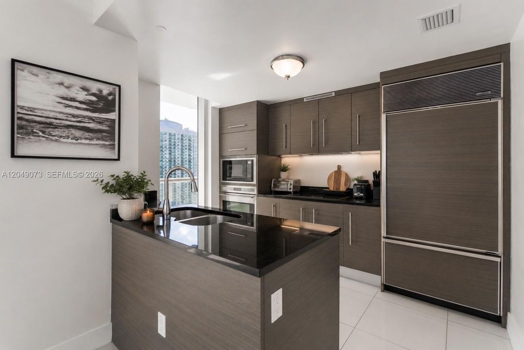For Sale: $1,150,000 (2 beds, 2 baths, 1459 Square Feet)