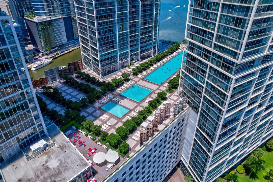 For Sale: $1,150,000 (2 beds, 2 baths, 1459 Square Feet)