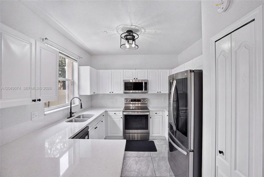 For Rent: $3,300 (3 beds, 2 baths, 1657 Square Feet)