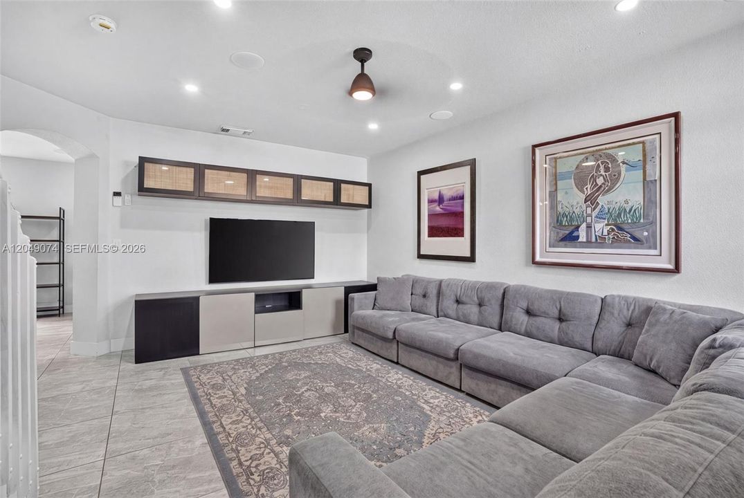 For Rent: $3,300 (3 beds, 2 baths, 1657 Square Feet)