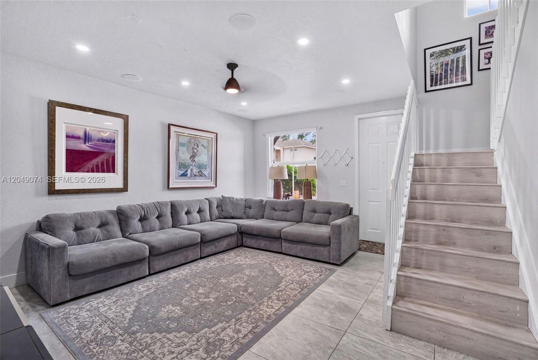 For Rent: $3,300 (3 beds, 2 baths, 1657 Square Feet)