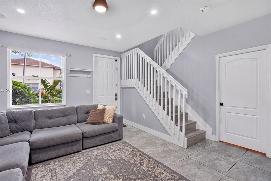 For Rent: $3,300 (3 beds, 2 baths, 1657 Square Feet)