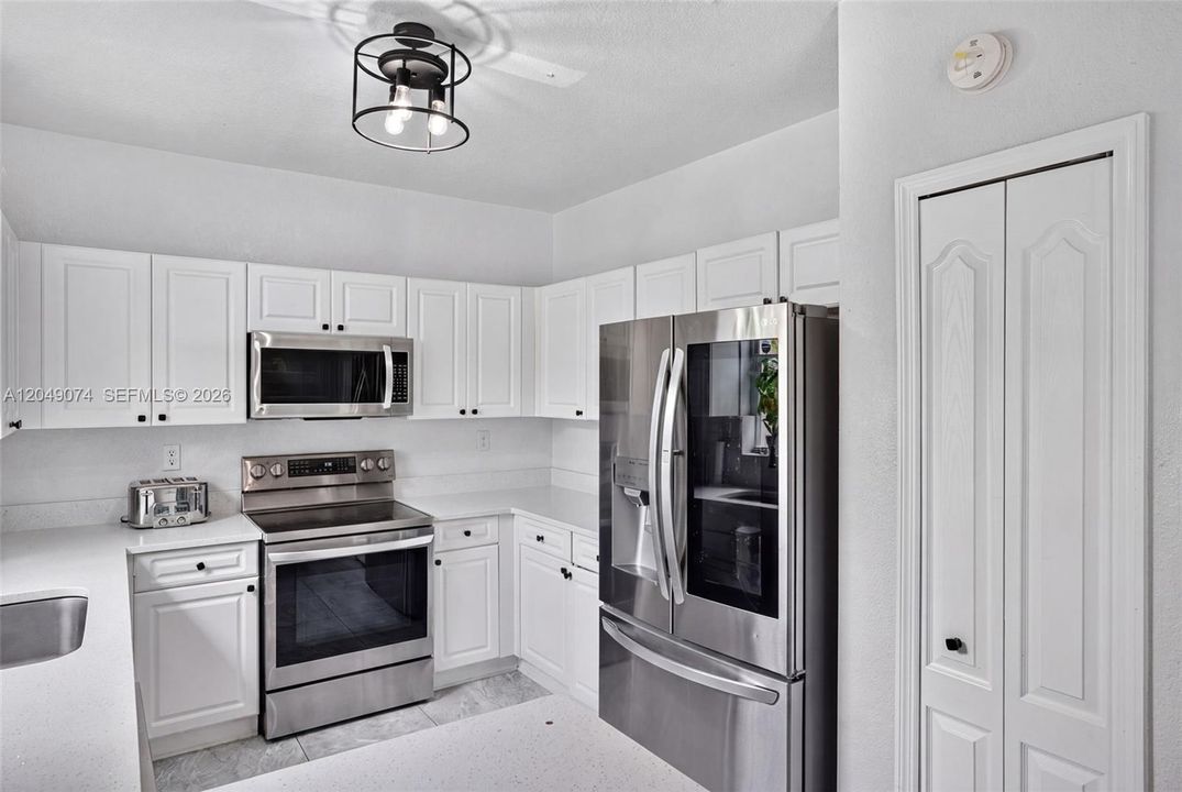 For Rent: $3,300 (3 beds, 2 baths, 1657 Square Feet)