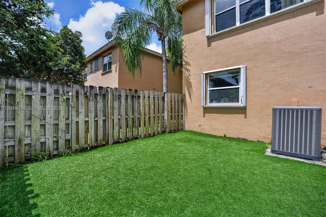 For Rent: $3,300 (3 beds, 2 baths, 1657 Square Feet)