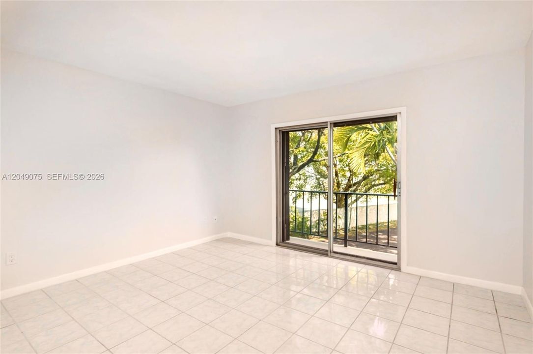 For Rent: $2,400 (2 beds, 1 baths, 1110 Square Feet)
