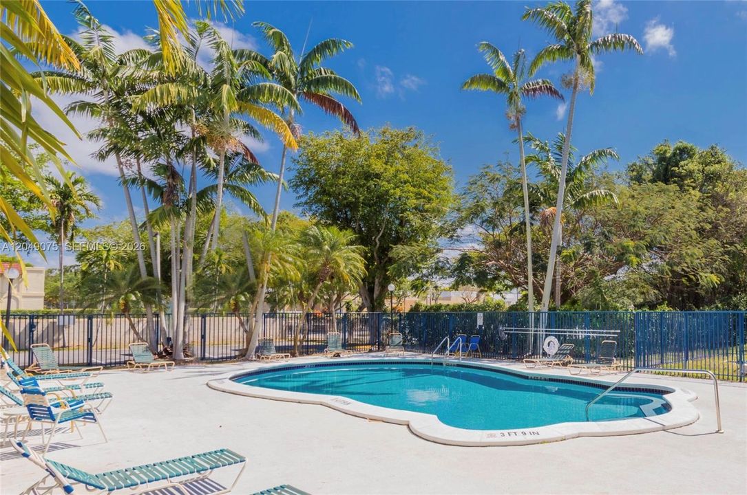 For Rent: $2,400 (2 beds, 1 baths, 1110 Square Feet)