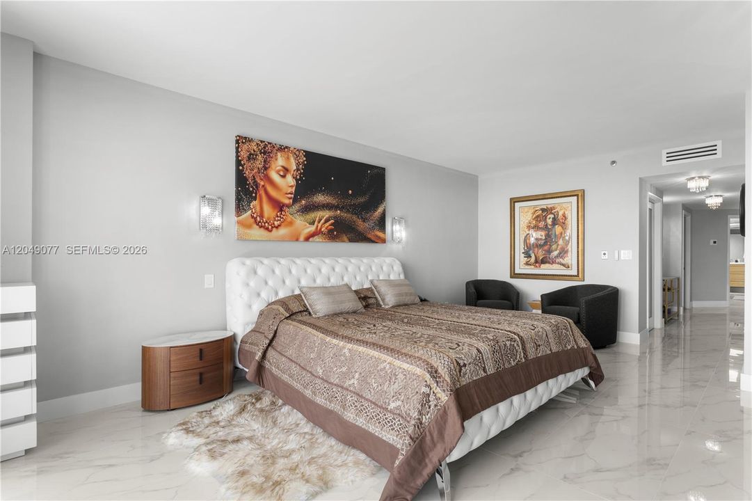 For Sale: $2,395,000 (3 beds, 3 baths, 2800 Square Feet)
