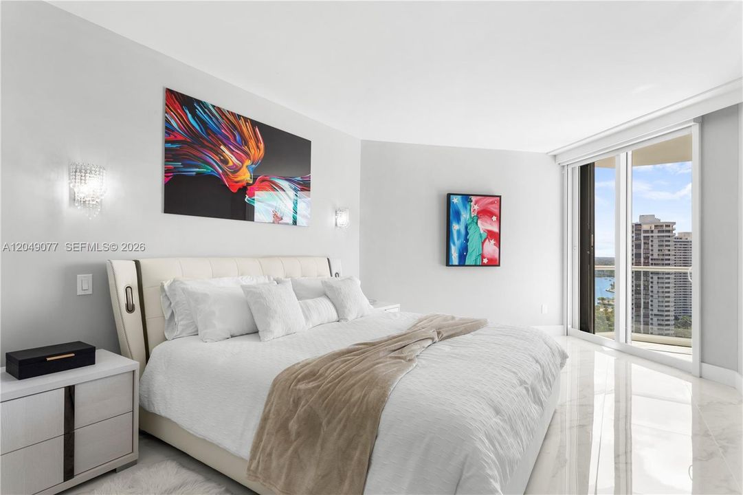 For Sale: $2,395,000 (3 beds, 3 baths, 2800 Square Feet)