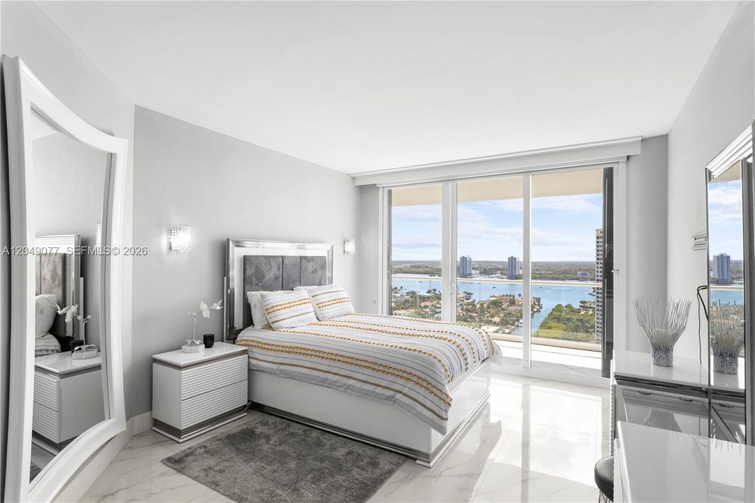 For Sale: $2,395,000 (3 beds, 3 baths, 2800 Square Feet)