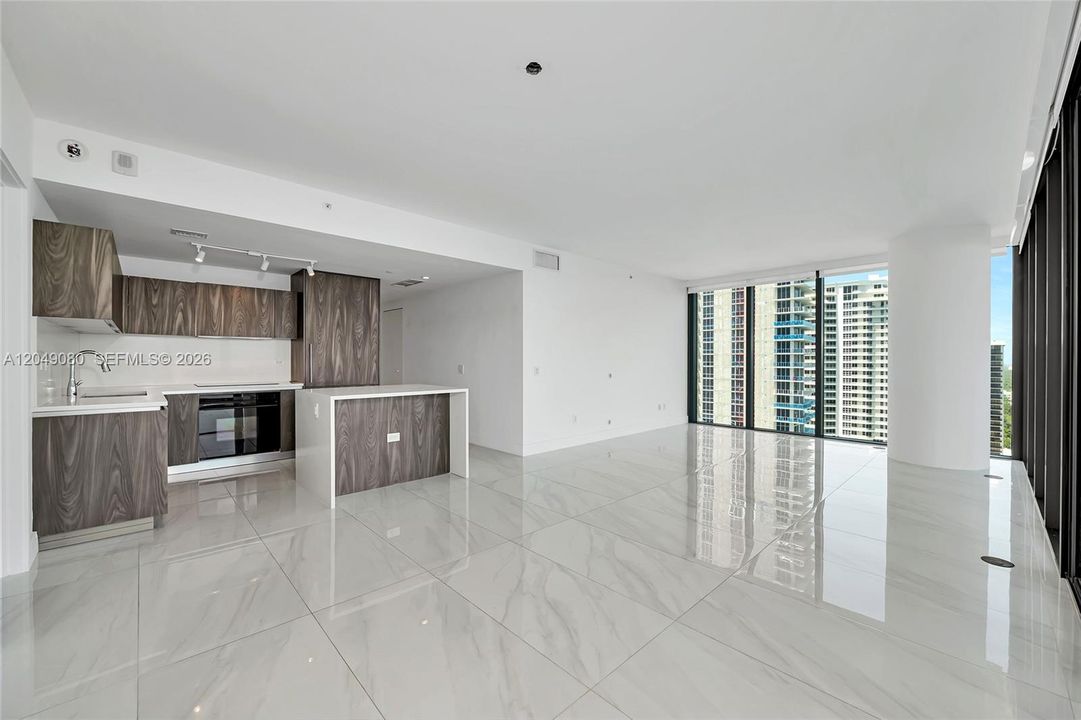 For Sale: $1,890,000 (3 beds, 3 baths, 1634 Square Feet)