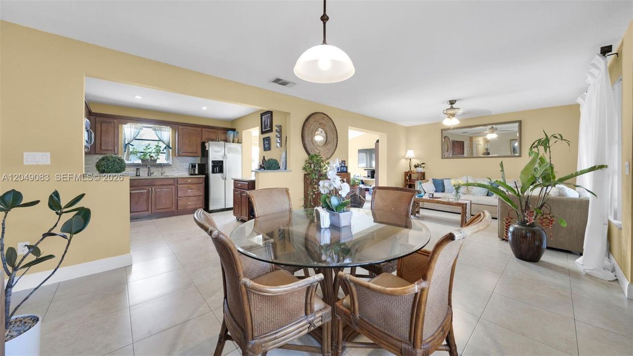 For Sale: $540,000 (3 beds, 2 baths, 1346 Square Feet)