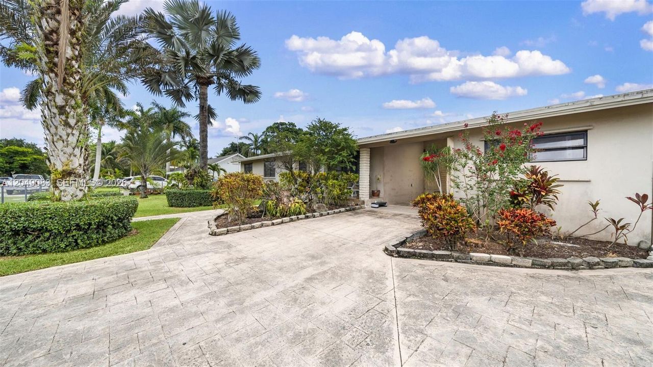 For Sale: $540,000 (3 beds, 2 baths, 1346 Square Feet)