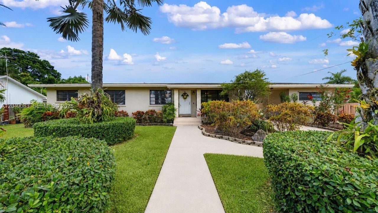 For Sale: $540,000 (3 beds, 2 baths, 1346 Square Feet)