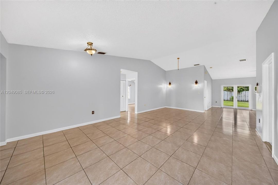 For Sale: $635,000 (3 beds, 2 baths, 1682 Square Feet)