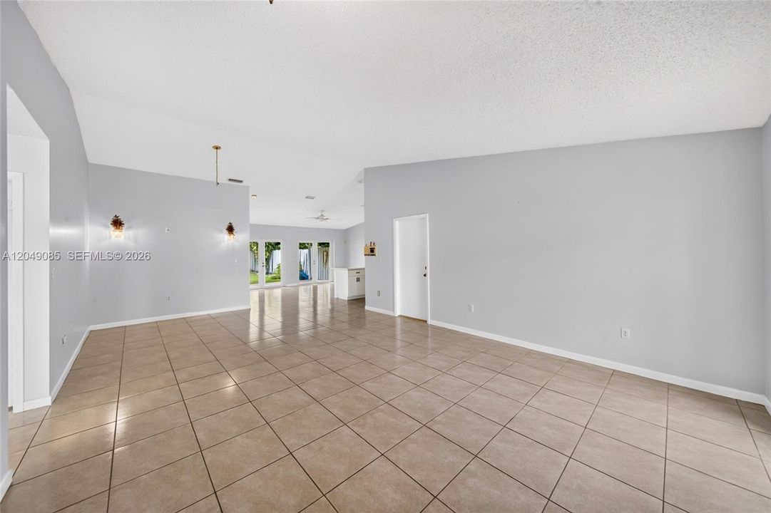 For Sale: $635,000 (3 beds, 2 baths, 1682 Square Feet)