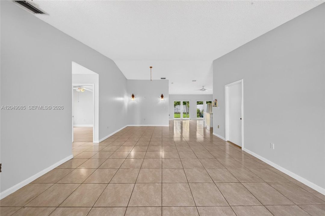 For Sale: $635,000 (3 beds, 2 baths, 1682 Square Feet)
