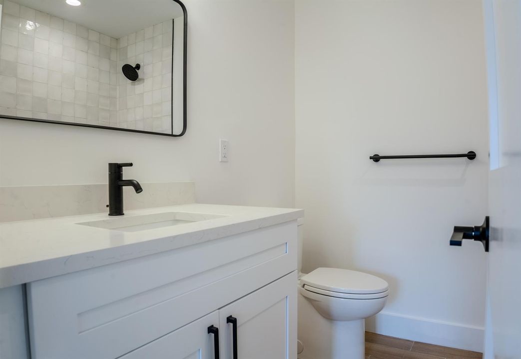 2BR_bathroom