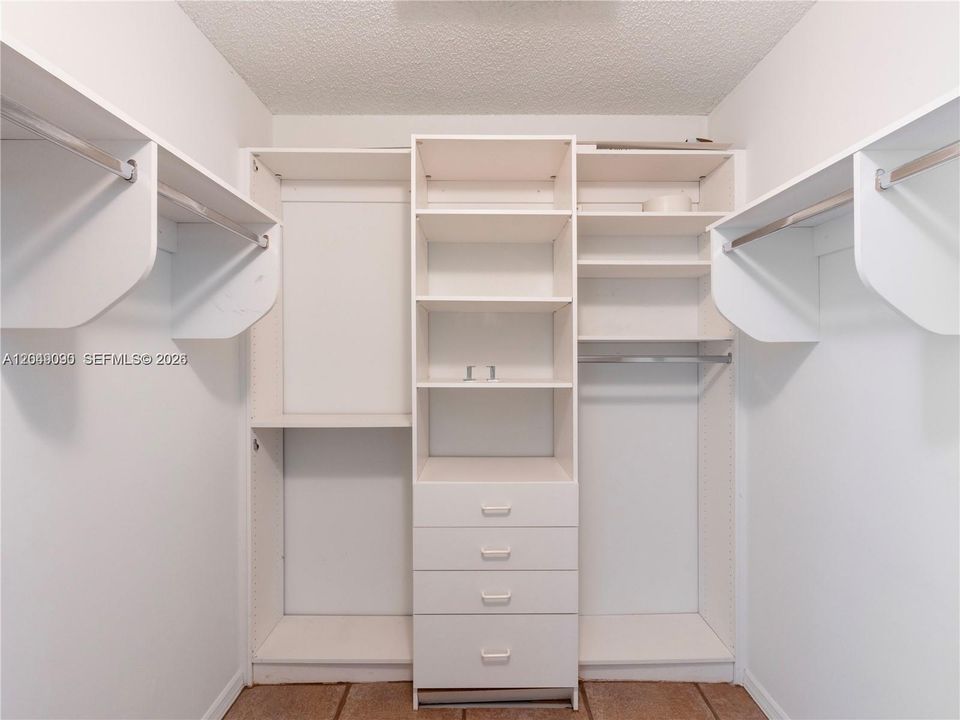 For Rent: $3,900 (3 beds, 2 baths, 1898 Square Feet)