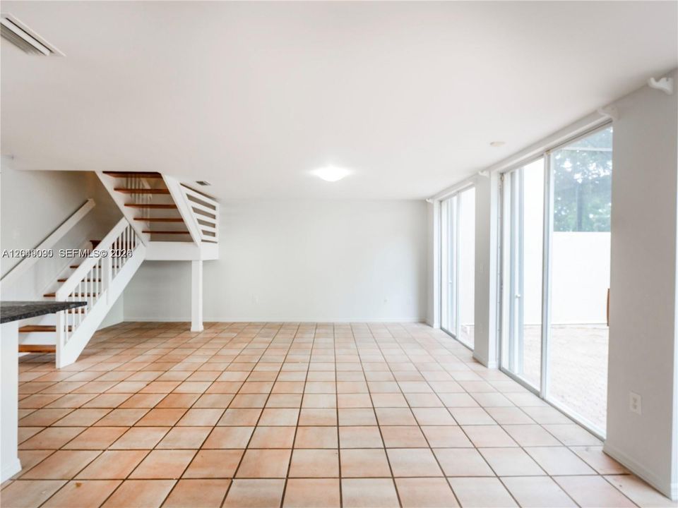 For Rent: $3,900 (3 beds, 2 baths, 1898 Square Feet)
