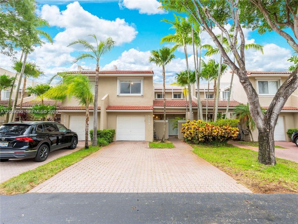 For Rent: $3,900 (3 beds, 2 baths, 1898 Square Feet)