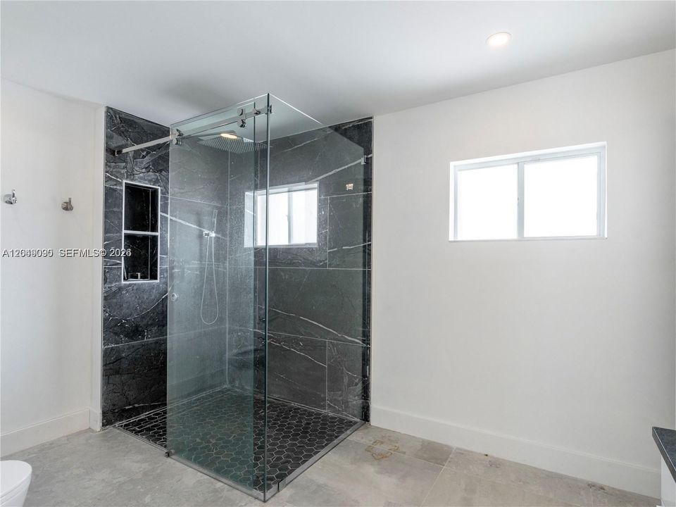For Rent: $3,900 (3 beds, 2 baths, 1898 Square Feet)