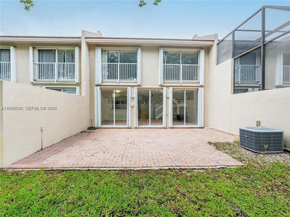 For Rent: $3,900 (3 beds, 2 baths, 1898 Square Feet)