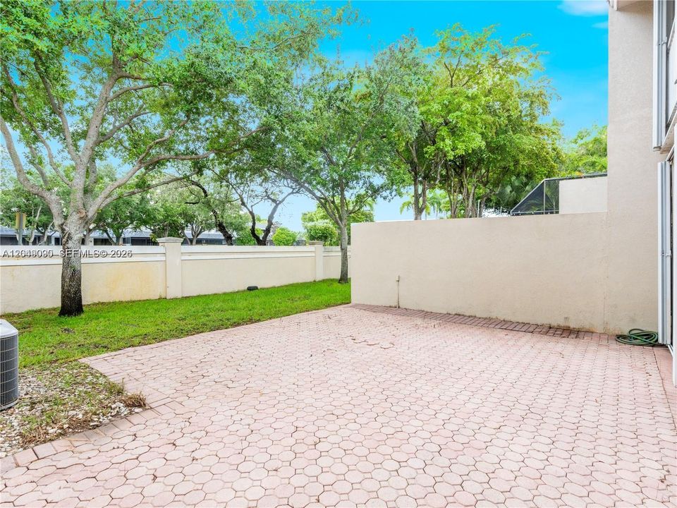 For Rent: $3,900 (3 beds, 2 baths, 1898 Square Feet)