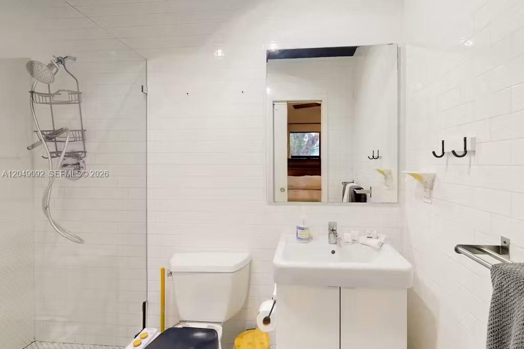 В аренду: $4,150 (3 спален, 3 ванн, 1106 Квадратных фут)
