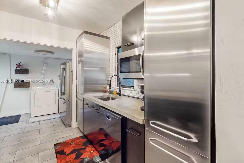 В аренду: $4,150 (3 спален, 3 ванн, 1106 Квадратных фут)