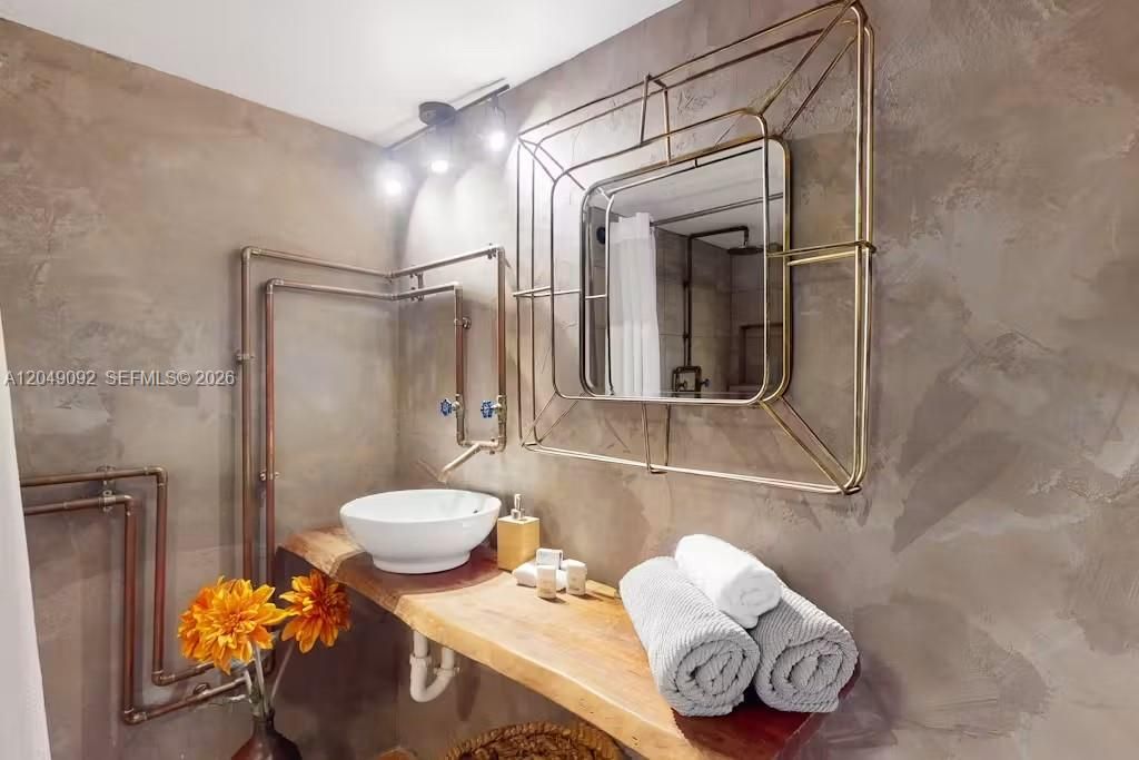 В аренду: $4,150 (3 спален, 3 ванн, 1106 Квадратных фут)