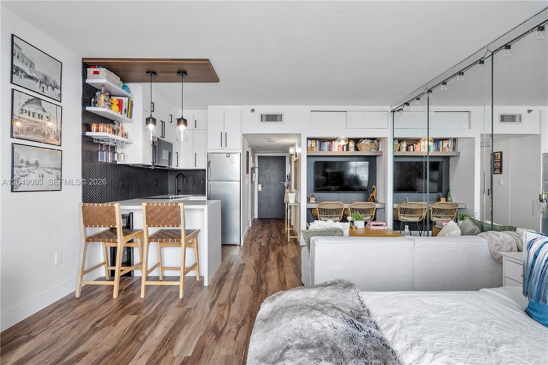 For Sale: $260,000 (0 beds, 1 baths, 400 Square Feet)