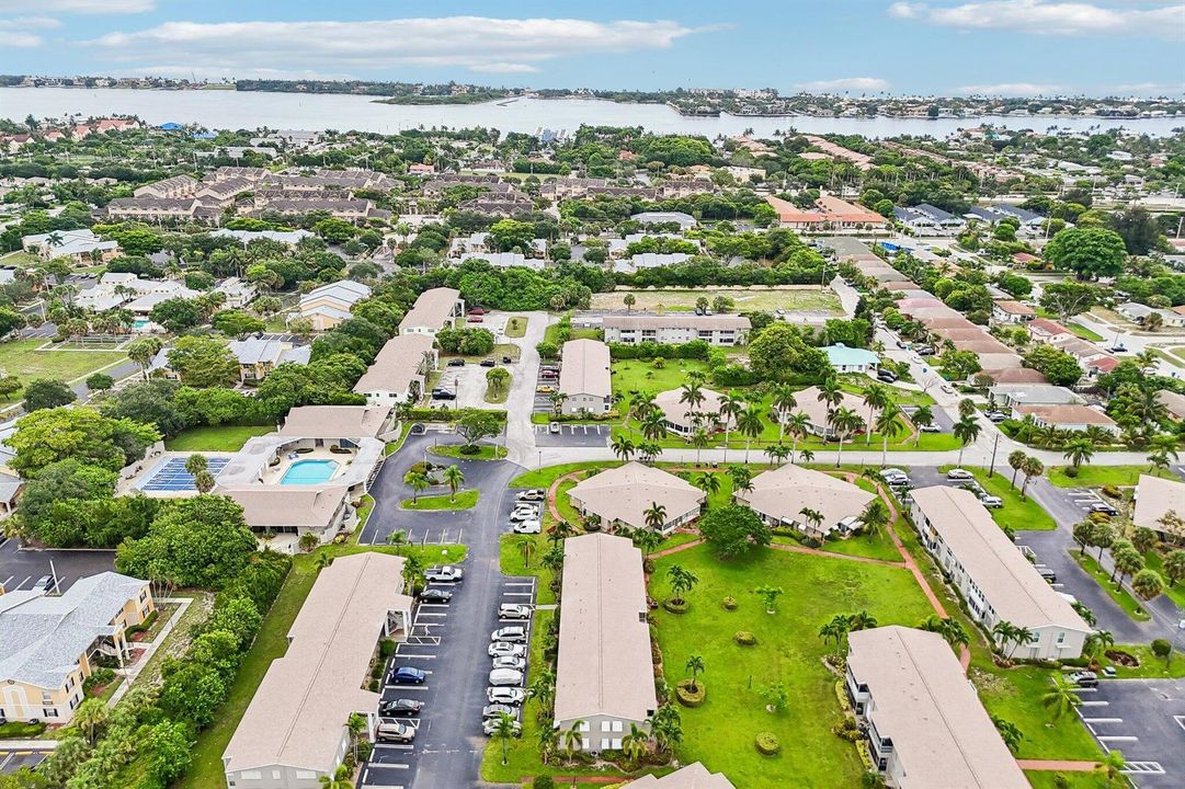 32-web-or-mls-NE 17th Ave 202-S1707-032
