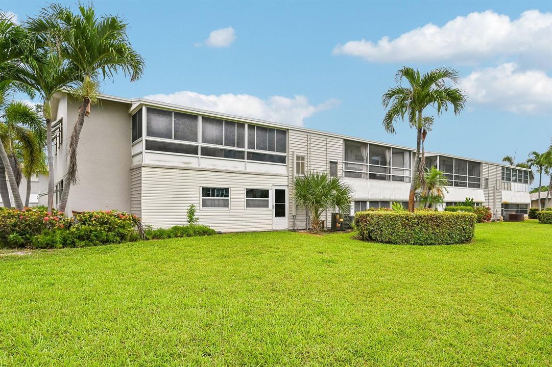 27-web-or-mls-NE 17th Ave 202-S1707-027