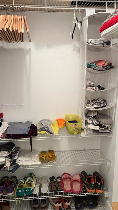 For Rent: $2,200 (0 beds, 1 baths, 515 Square Feet)