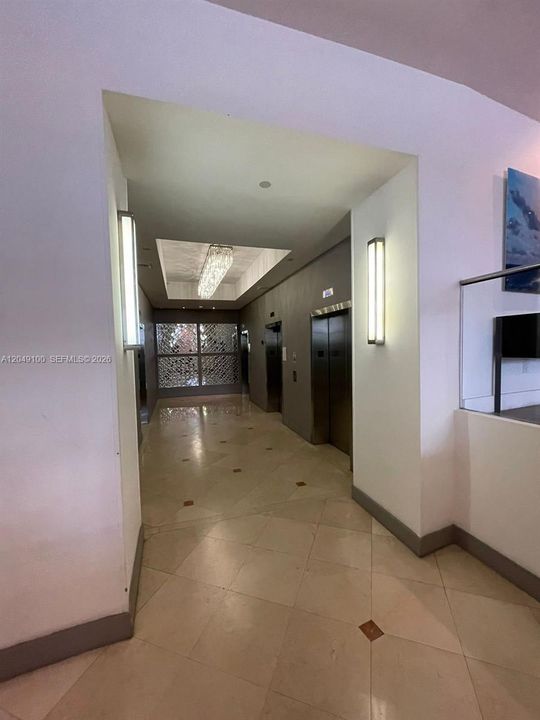 For Rent: $2,200 (0 beds, 1 baths, 515 Square Feet)