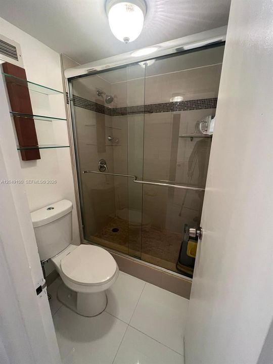 For Rent: $2,200 (0 beds, 1 baths, 515 Square Feet)