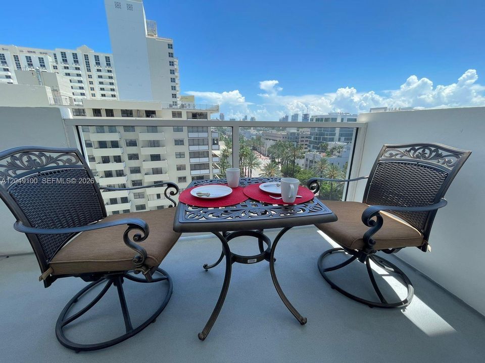 For Rent: $2,200 (0 beds, 1 baths, 515 Square Feet)