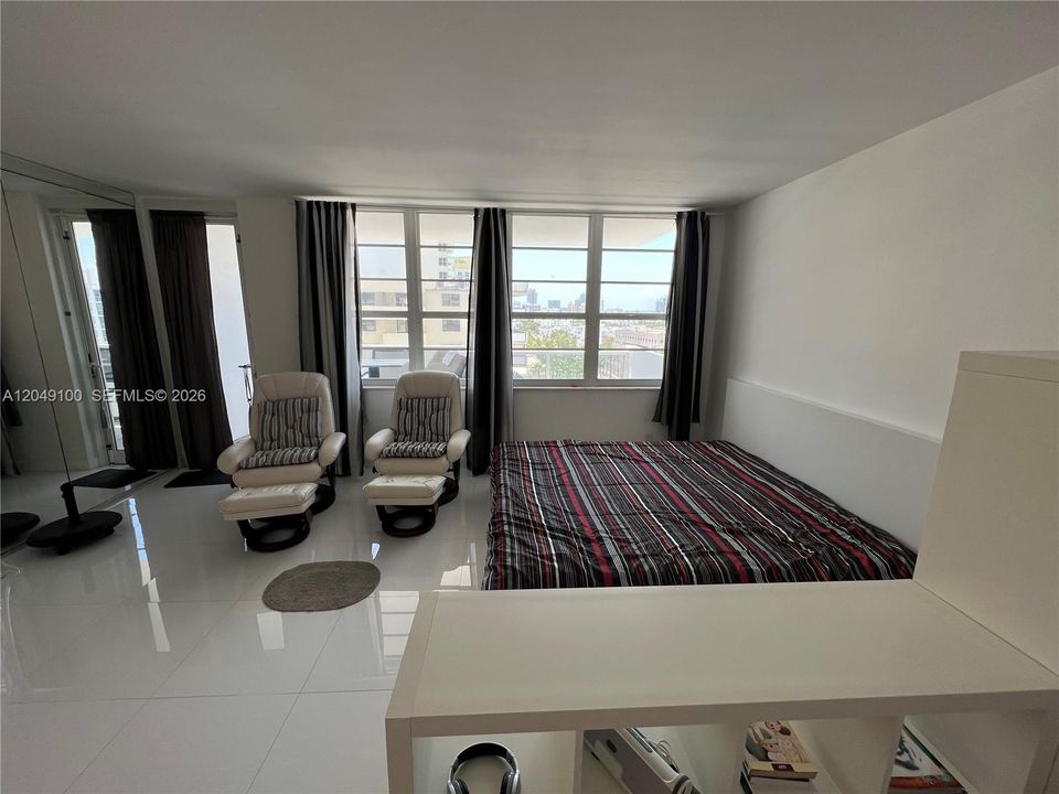 For Rent: $2,200 (0 beds, 1 baths, 515 Square Feet)