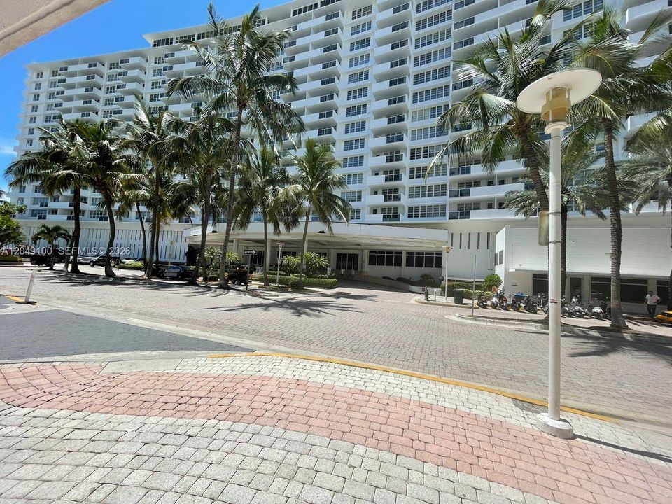 For Rent: $2,200 (0 beds, 1 baths, 515 Square Feet)