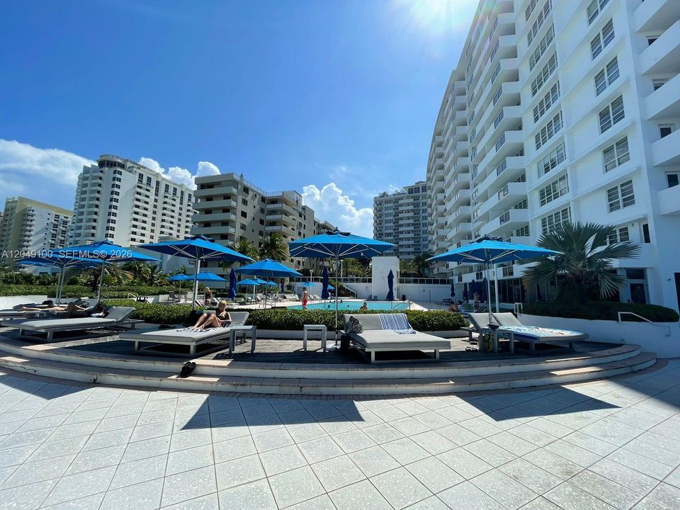 For Rent: $2,200 (0 beds, 1 baths, 515 Square Feet)