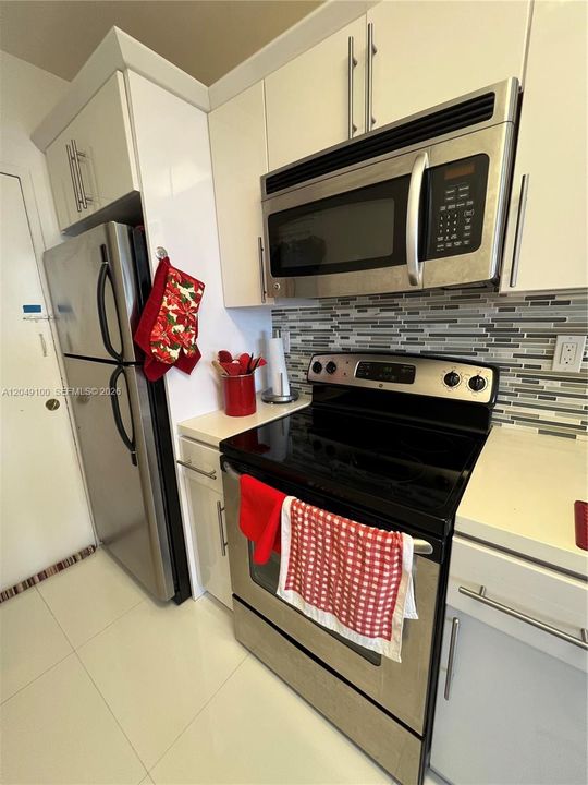 For Rent: $2,200 (0 beds, 1 baths, 515 Square Feet)