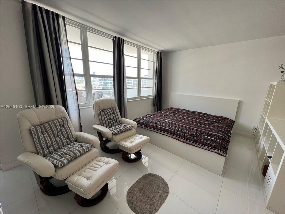 For Rent: $2,200 (0 beds, 1 baths, 515 Square Feet)