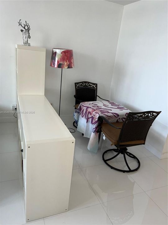 For Rent: $2,200 (0 beds, 1 baths, 515 Square Feet)