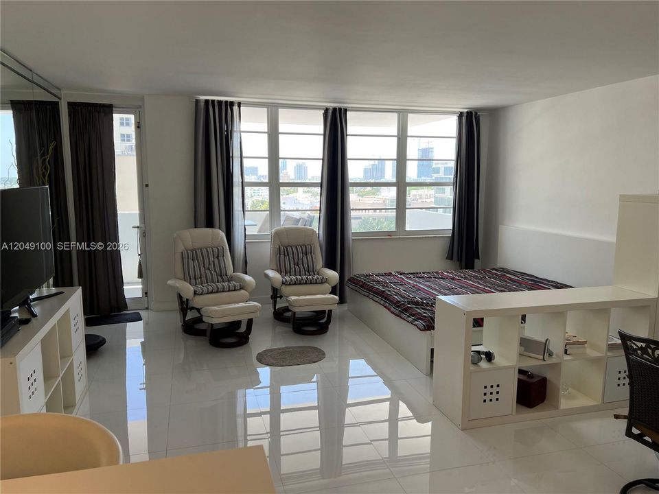 For Rent: $2,200 (0 beds, 1 baths, 515 Square Feet)