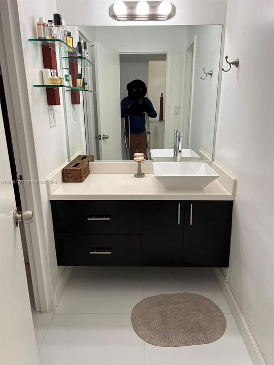 For Rent: $2,200 (0 beds, 1 baths, 515 Square Feet)