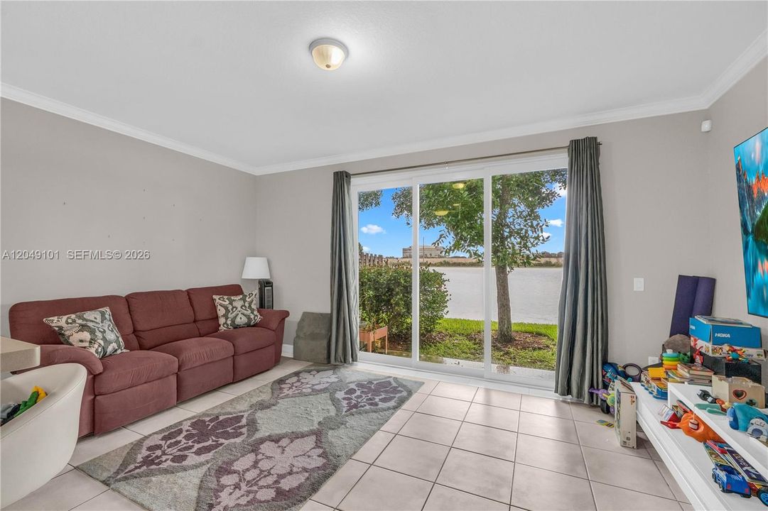 For Rent: $2,999 (3 beds, 2 baths, 1450 Square Feet)