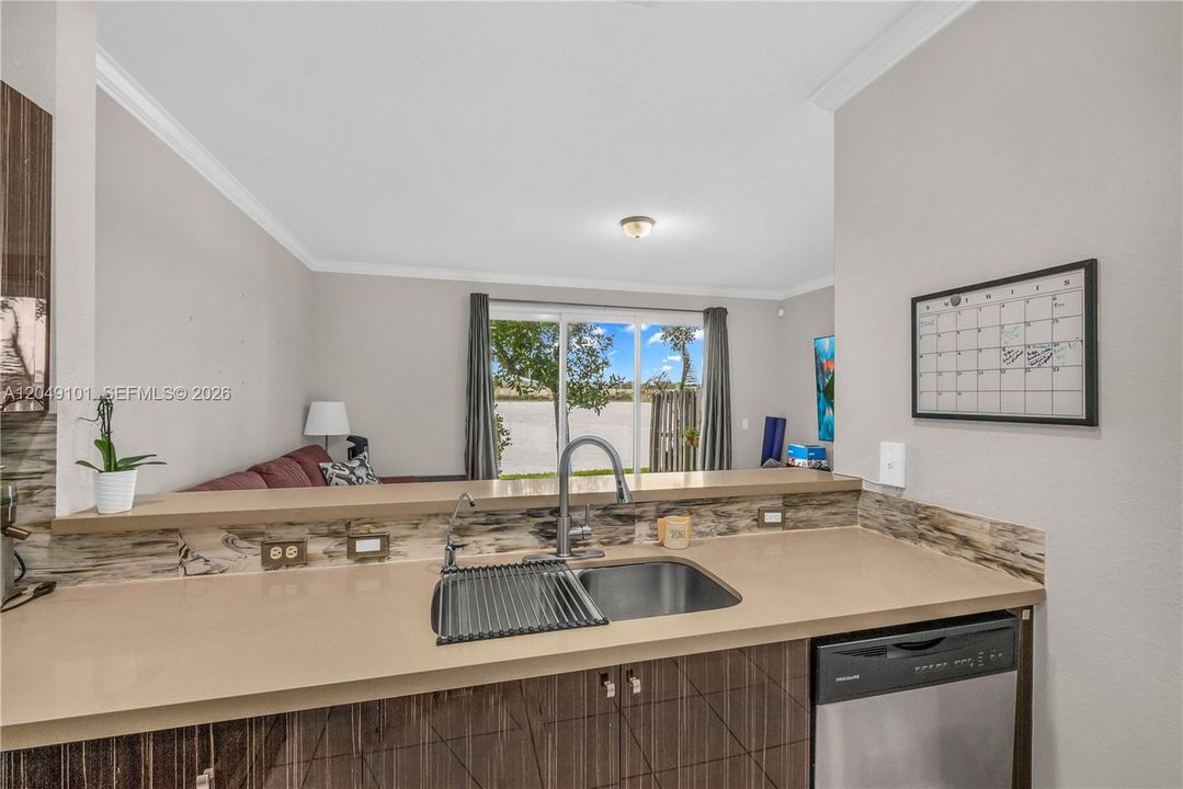 For Rent: $2,999 (3 beds, 2 baths, 1450 Square Feet)