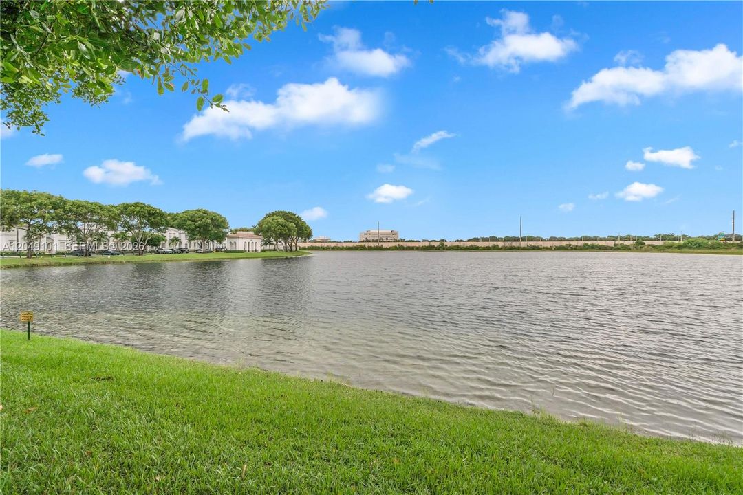 For Rent: $2,999 (3 beds, 2 baths, 1450 Square Feet)