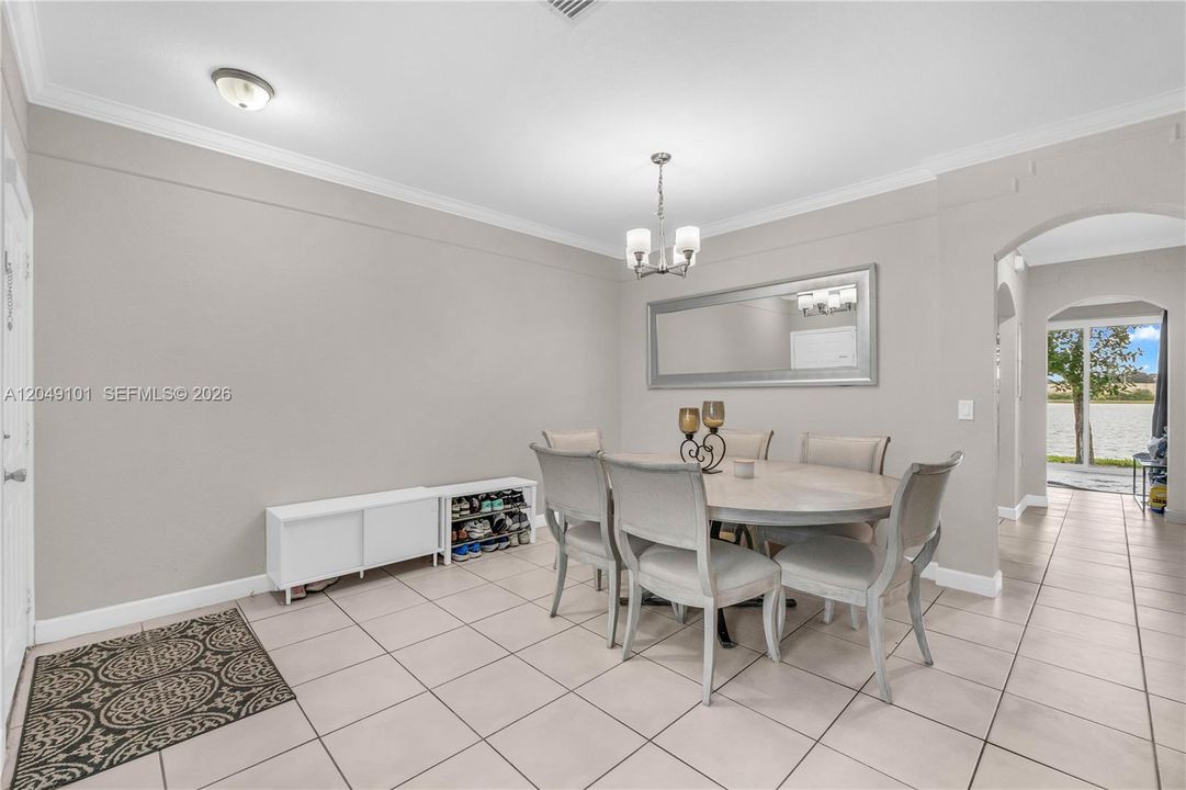For Rent: $2,999 (3 beds, 2 baths, 1450 Square Feet)